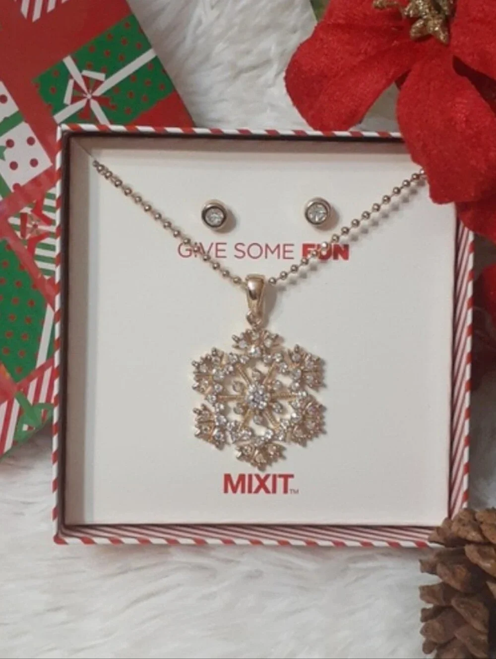 MIXIT Gold Snowflake Pendant Necklace with Crystal Studs Boxed NWT
